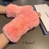 Перчатки-митенки меховые Chanel