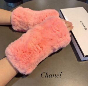 3e82dc27-7404-4f0d-98d0-e0ec649fd1b9 Перчатки-митенки меховые Chanel
