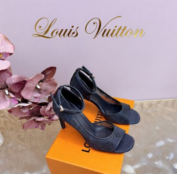 45698dcb-066d-40ec-be05-559db0556b5a Босоножки Louis Vuitton