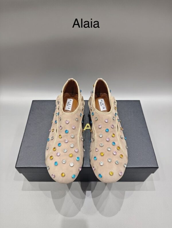 Балетки замшевые ALAIA в стиле Мэри Джейн