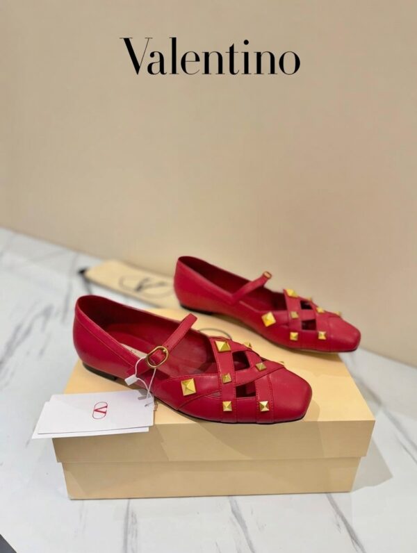 c69fd2af-6e4c-4285-8963-0ebb05d083ac Балетки Valentino