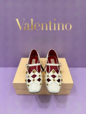 e1b01ca3-4291-4088-b7d6-4e4a33506f48 Балетки Valentino