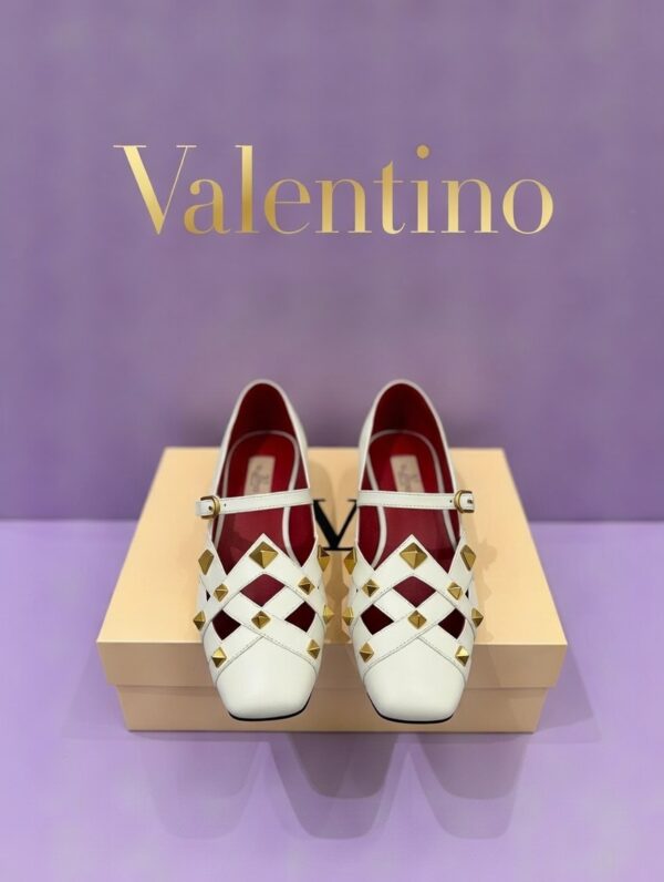 e1b01ca3-4291-4088-b7d6-4e4a33506f48 Балетки Valentino