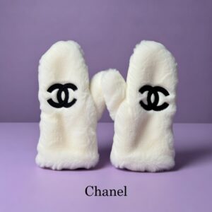 e8109b9a-3b15-4a49-8b8a-a6b848af9648 Варежки Chanel