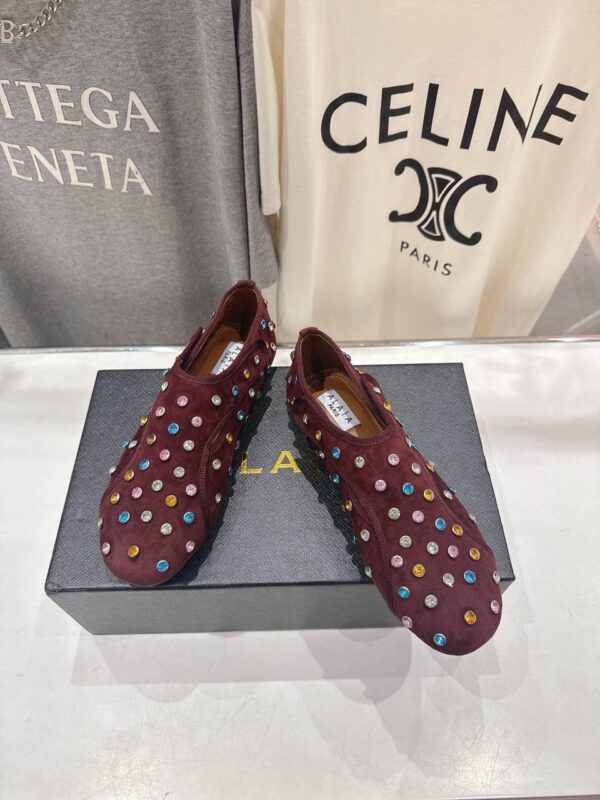 Балетки замшевые ALAIA в стиле Мэри Джейн