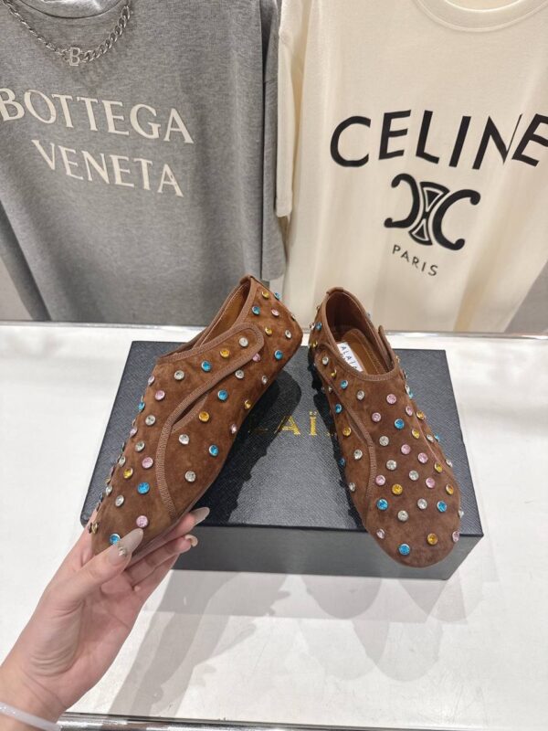 Балетки замшевые ALAIA в стиле Мэри Джейн