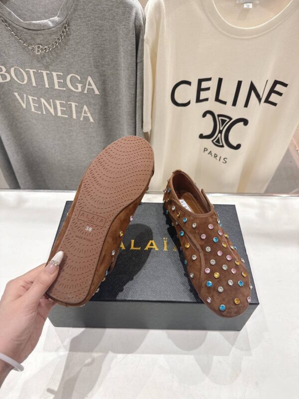 Балетки замшевые ALAIA в стиле Мэри Джейн