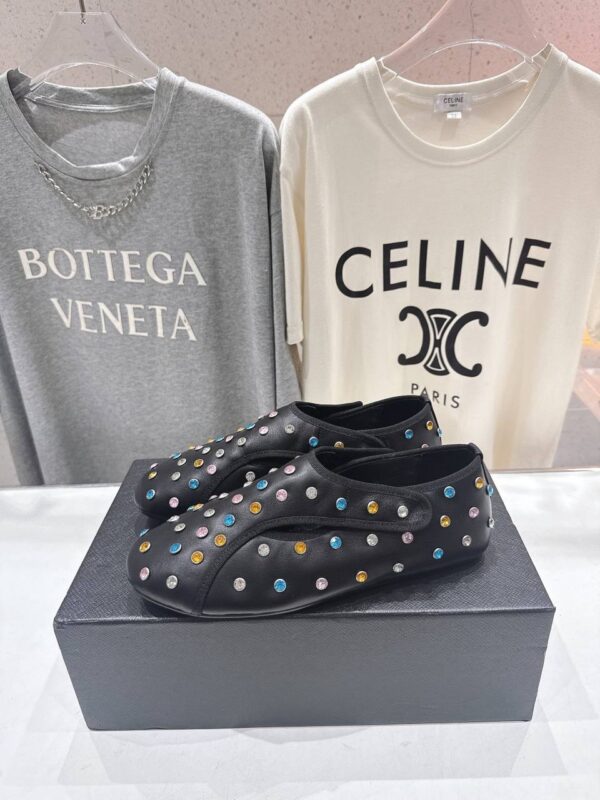 Балетки ALAIA в стиле Мэри Джейн