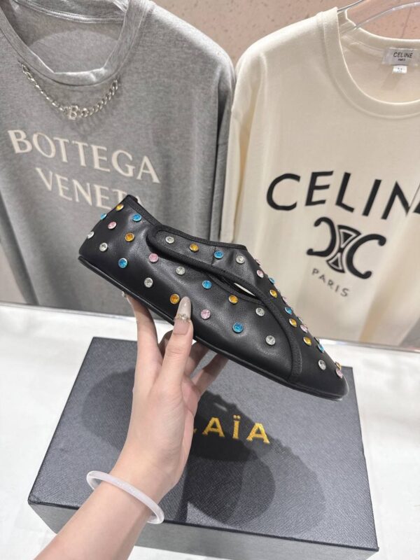 Балетки ALAIA в стиле Мэри Джейн