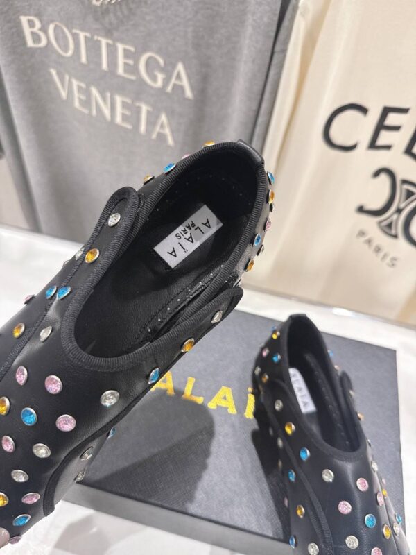 Балетки ALAIA в стиле Мэри Джейн