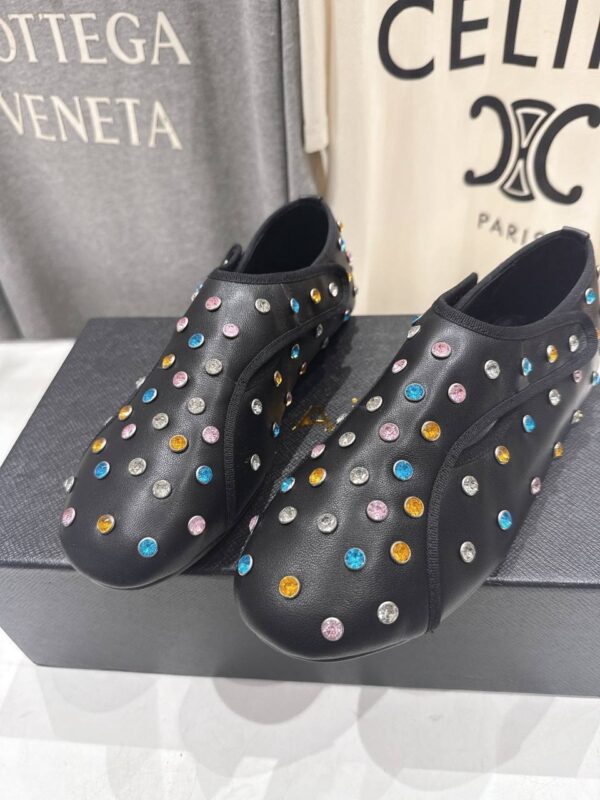 Балетки ALAIA в стиле Мэри Джейн