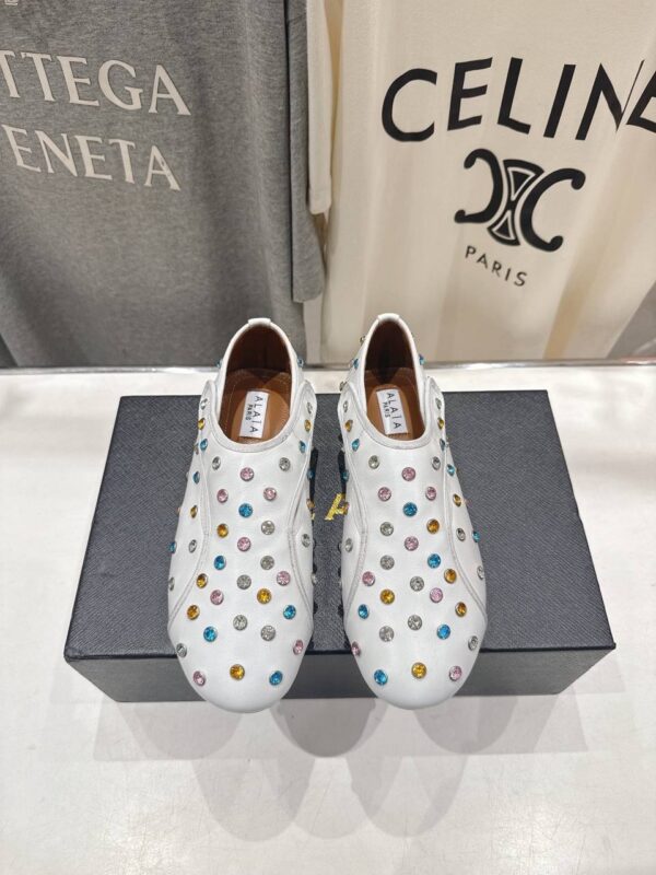 Балетки ALAIA в стиле Мэри Джейн