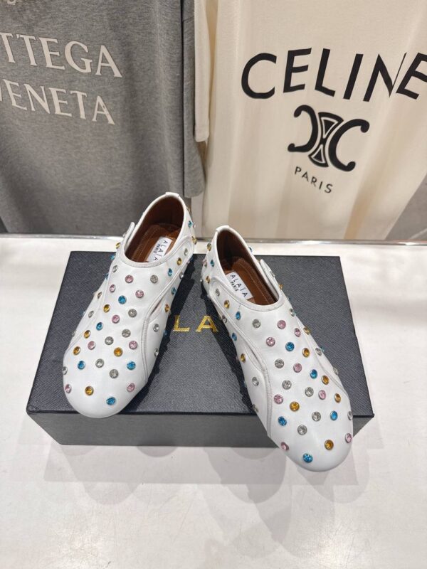 Балетки ALAIA в стиле Мэри Джейн