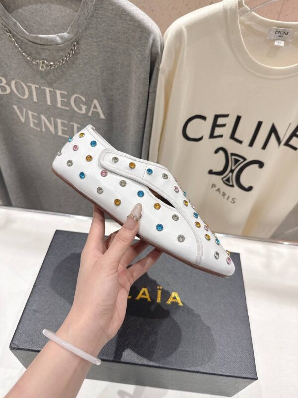 Балетки ALAIA в стиле Мэри Джейн