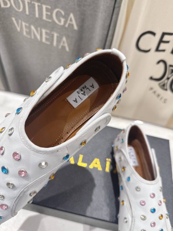 Балетки ALAIA в стиле Мэри Джейн