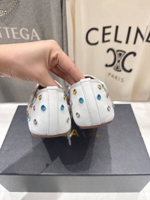 Балетки ALAIA в стиле Мэри Джейн