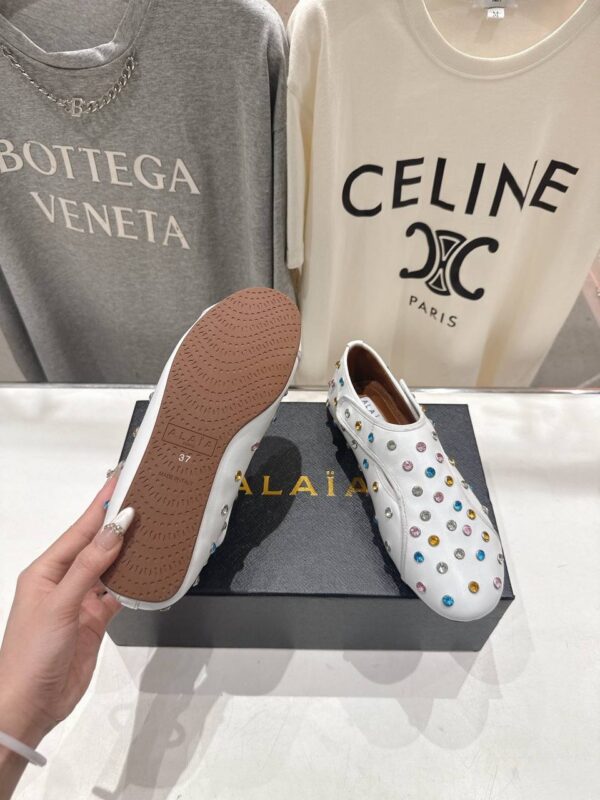 Балетки ALAIA в стиле Мэри Джейн