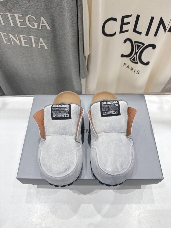 Мюли замшевые Balenciaga