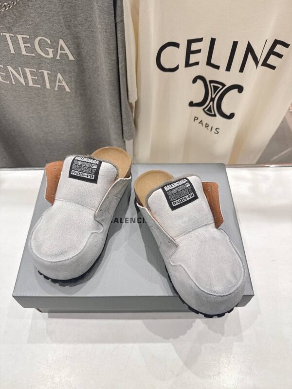 Мюли замшевые Balenciaga