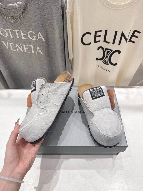 Мюли замшевые Balenciaga