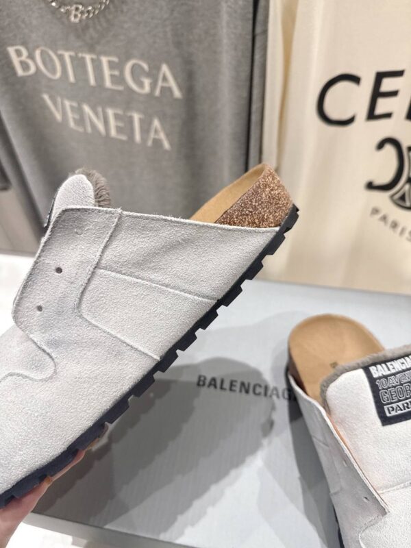 Мюли замшевые Balenciaga