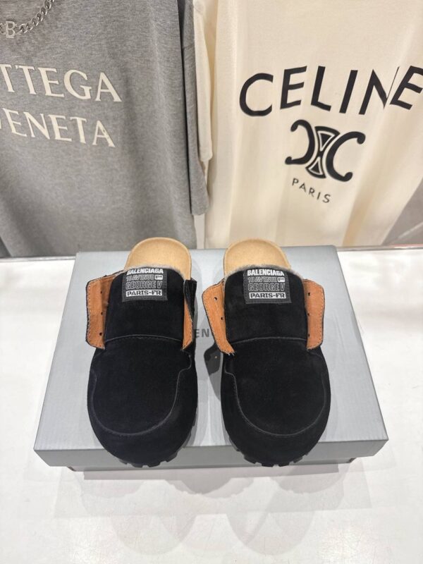 Мюли замшевые Balenciaga