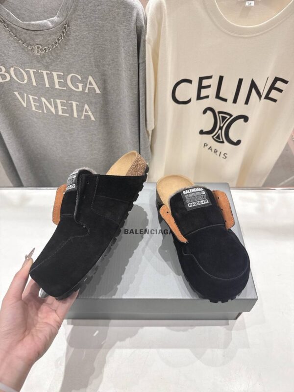 Мюли замшевые Balenciaga