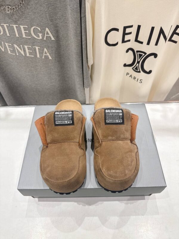 Мюли замшевые Balenciaga