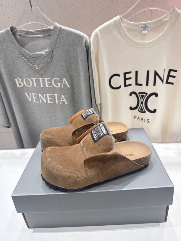 Мюли замшевые Balenciaga