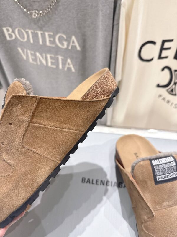 Мюли замшевые Balenciaga