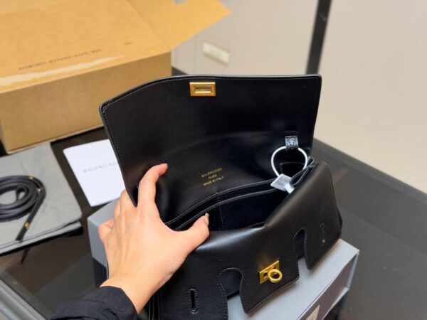 photo_2026-02-06_11-00-41 Сумка Balenciaga