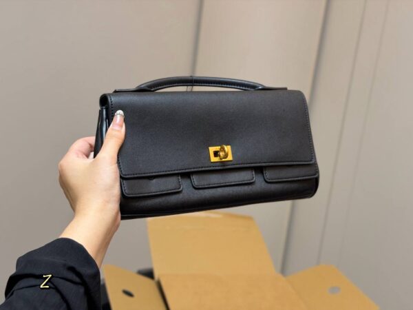 photo_2026-02-06_11-00-54 Сумка Balenciaga