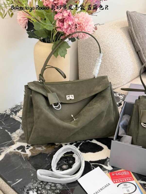 photo_2026-02-06_15-30-41 Сумка Balenciaga