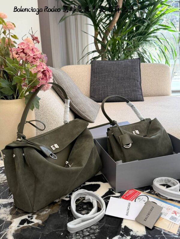 photo_2026-02-06_15-30-44 Сумка Balenciaga