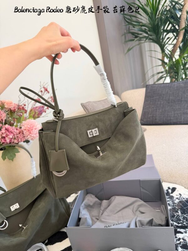 photo_2026-02-06_15-30-57 Сумка Balenciaga