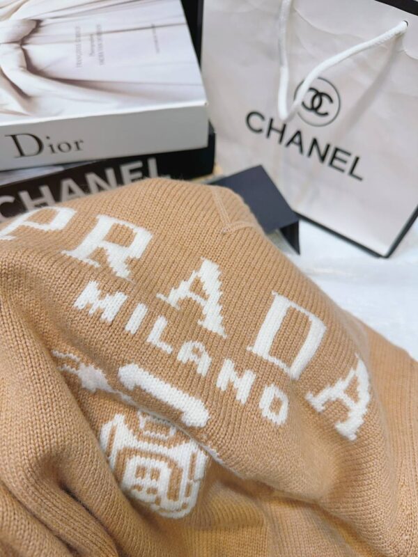 Джемпер Prada