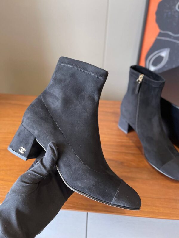 Ботильоны замшевые Chanel