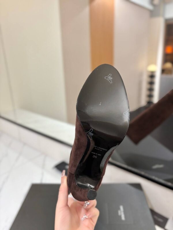 photo_2026-02-13_13-53-22 Сапоги замшевые Saint Laurent