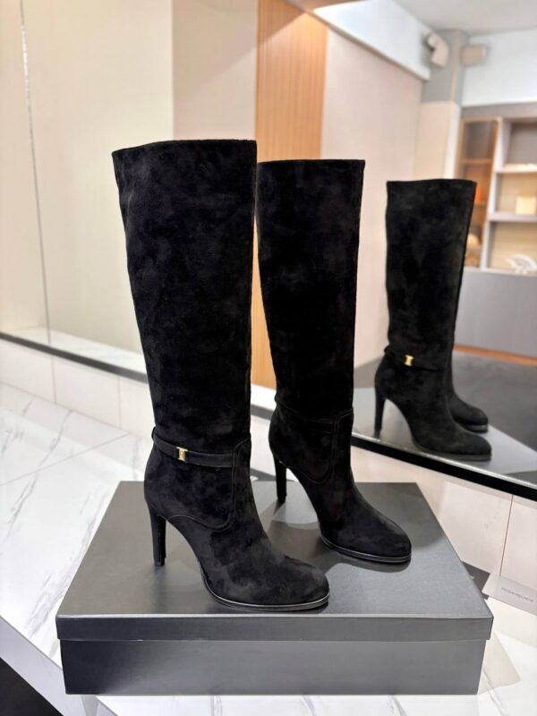 photo_2026-02-14_07-14-57 Сапоги замшевые Saint Laurent