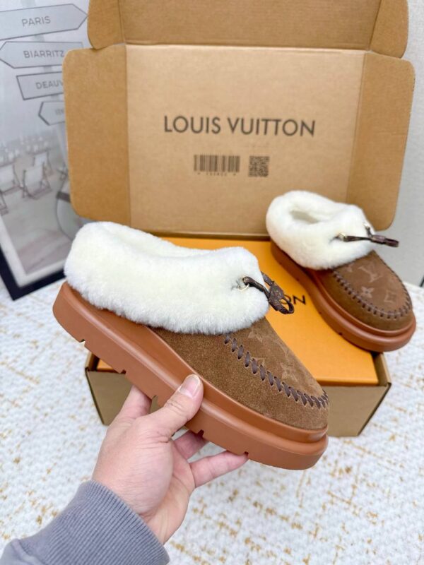 Сабо с мехом Louis Vuitton