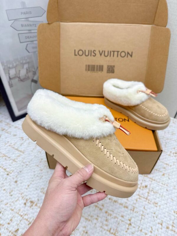 Сабо с мехом Louis Vuitton