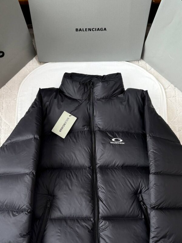 Пуховик короткий Balenciaga