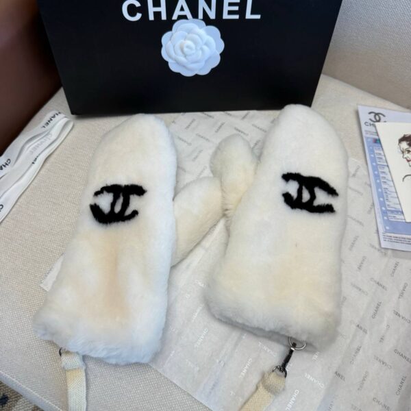 photo_2026-02-21_08-34-22 Варежки Chanel