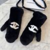 Варежки Chanel