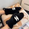 Варежки Chanel