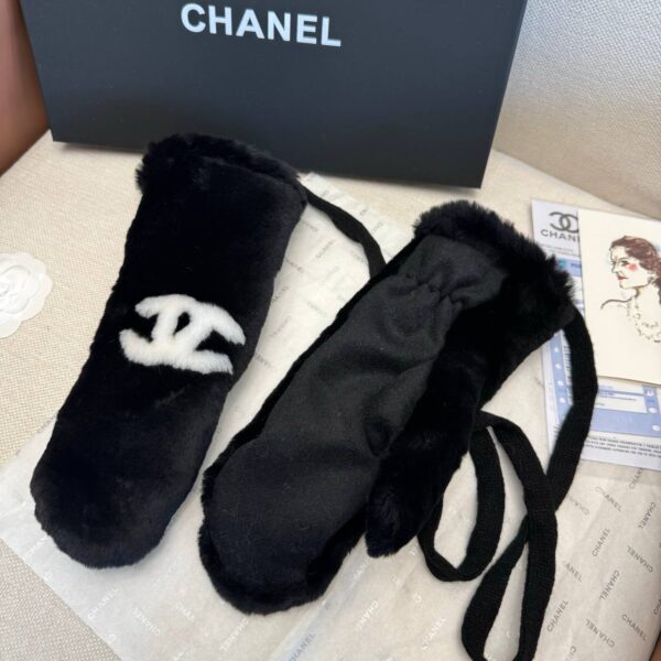 Варежки Chanel