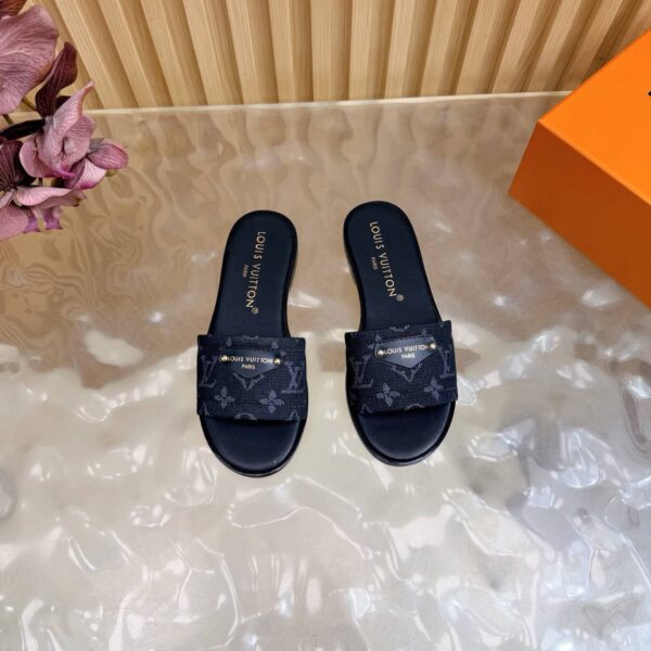 Шлепанцы Louis Vuitton