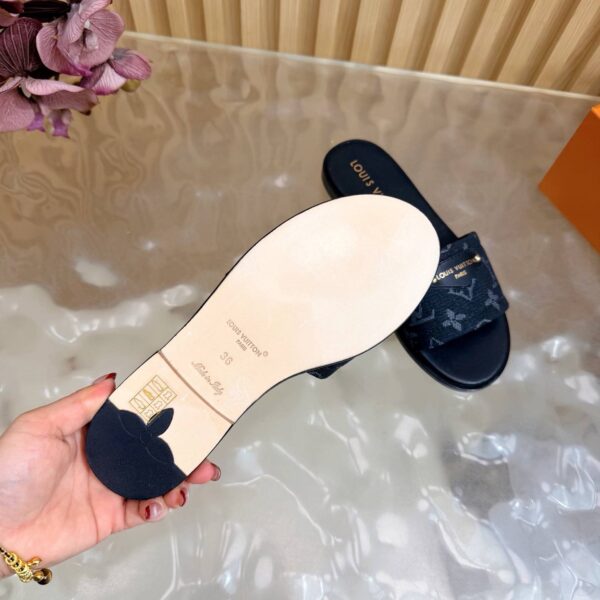 Шлепанцы Louis Vuitton