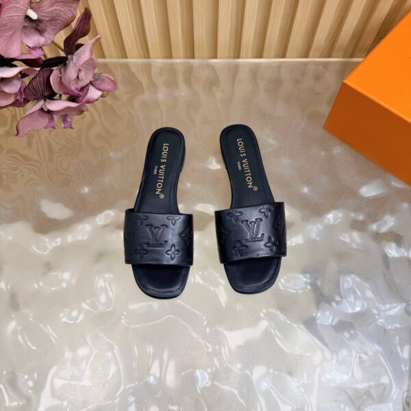 Шлепанцы Louis Vuitton