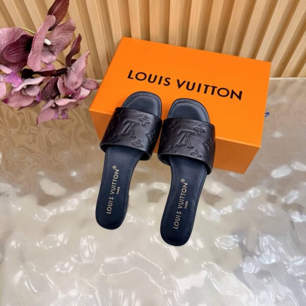Шлепанцы Louis Vuitton